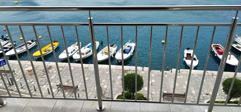 Inox ograda za balkone Anya - satinirana izvedba